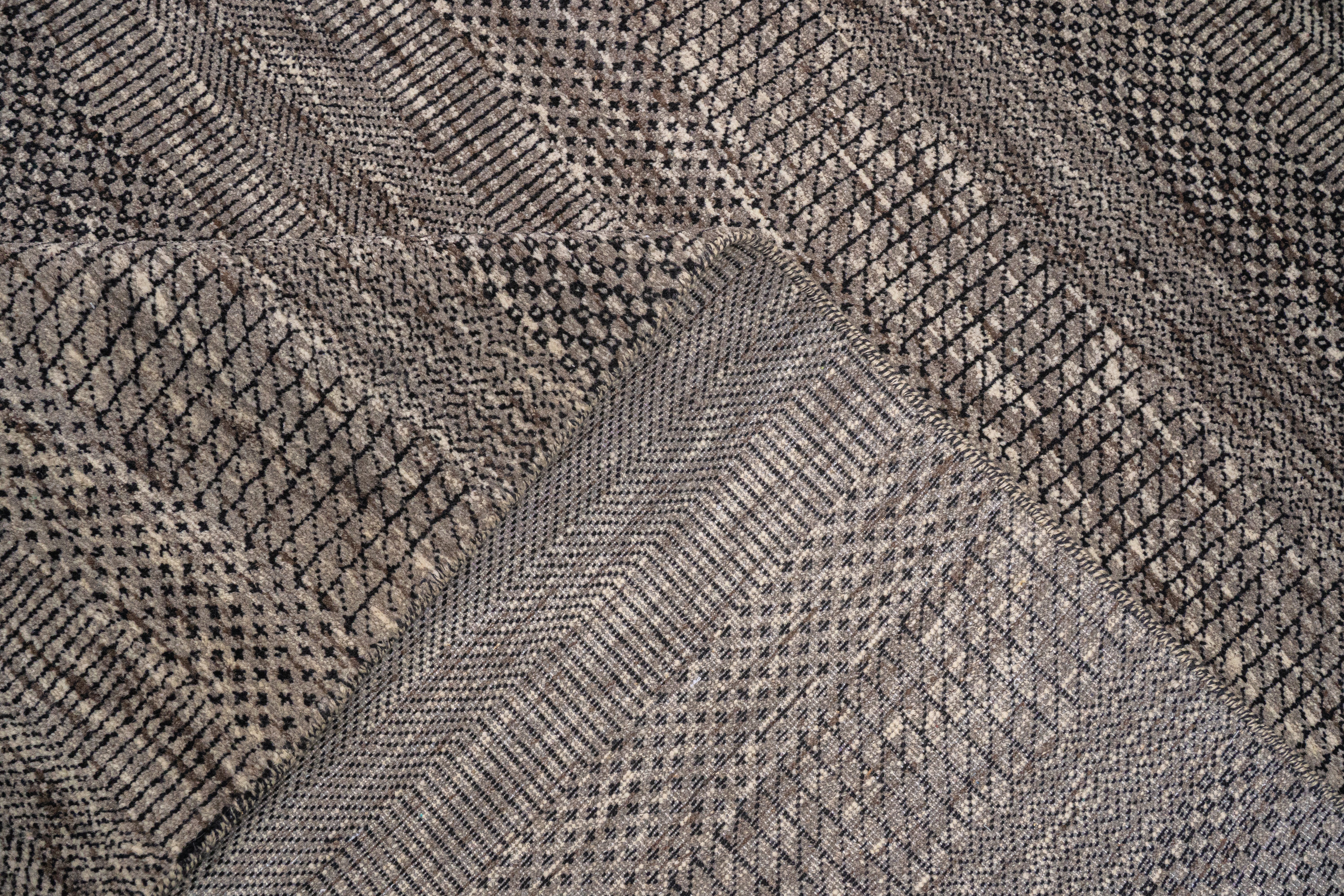 Handknotted Carpet, DIA - 1219 MCN, Wenge & Charleston Green